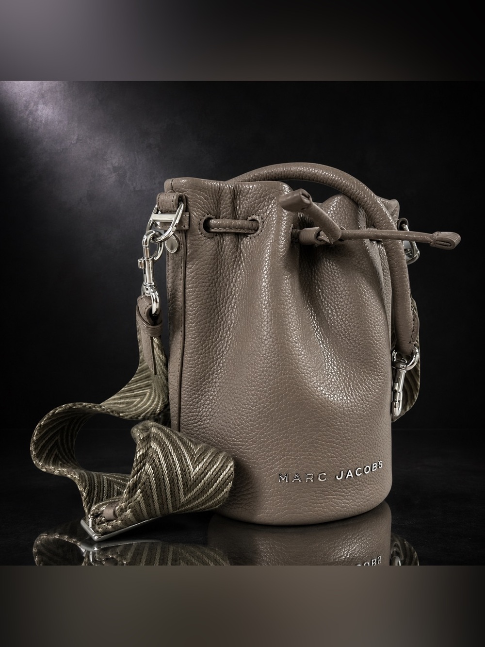 Marc Jacobs The Leather Mini Bucket Bag Wolf Grey Leather Crossbody 2 Straps